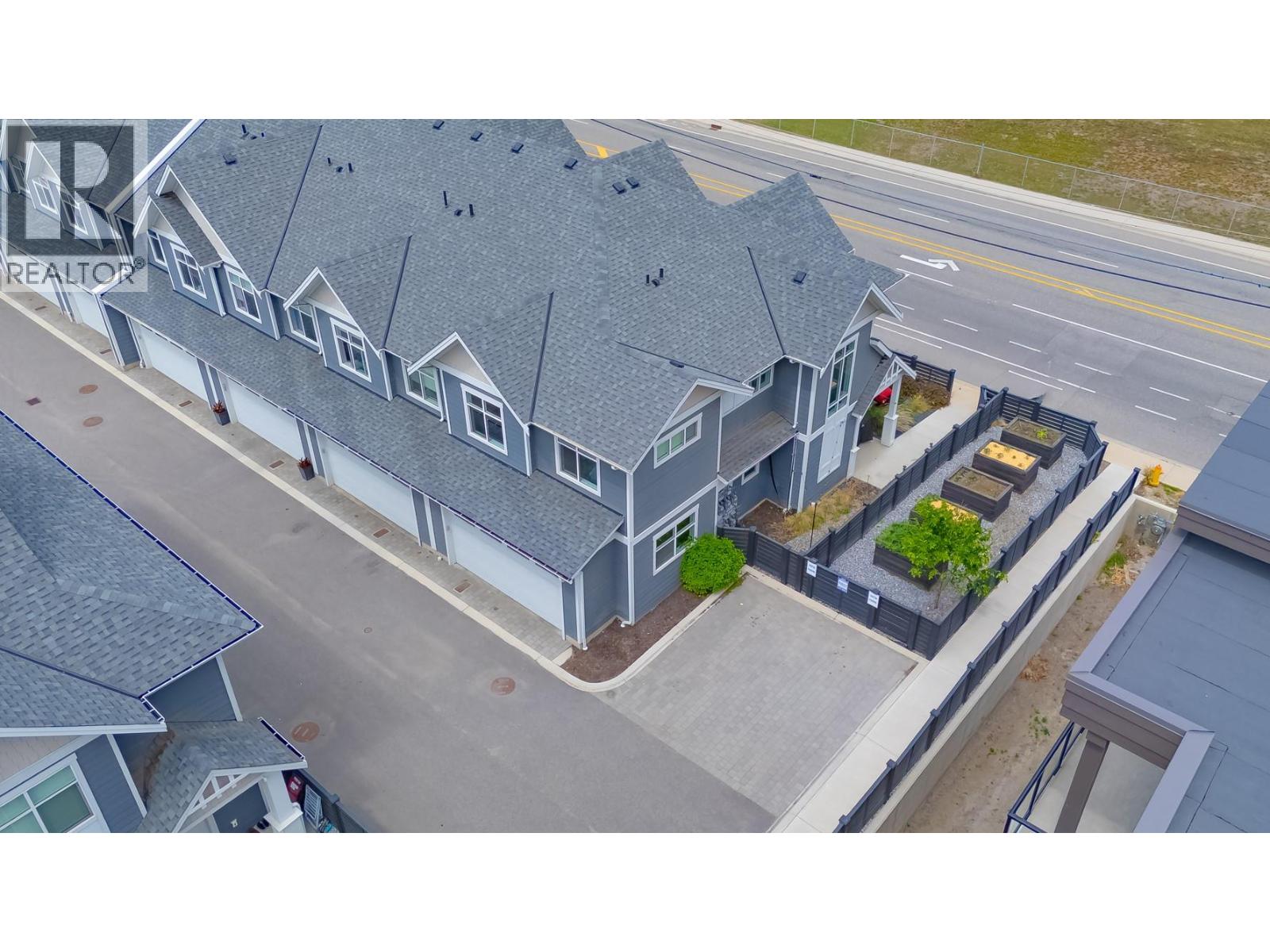 #7 115 Wyndham Crescent - 41