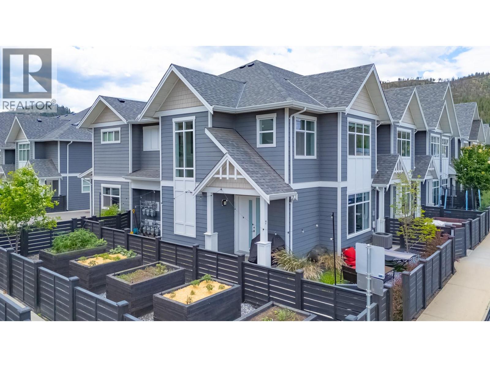 #7 115 Wyndham Crescent - 36