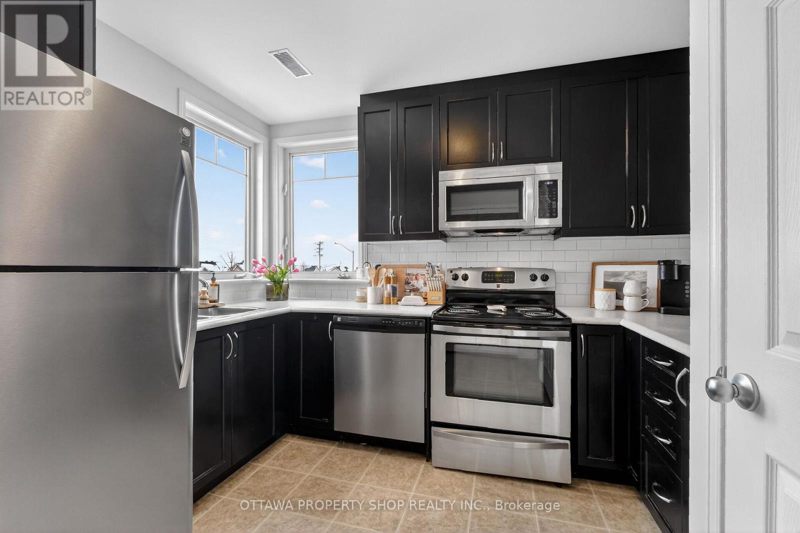 3385 CAMBRIAN ROAD - 4