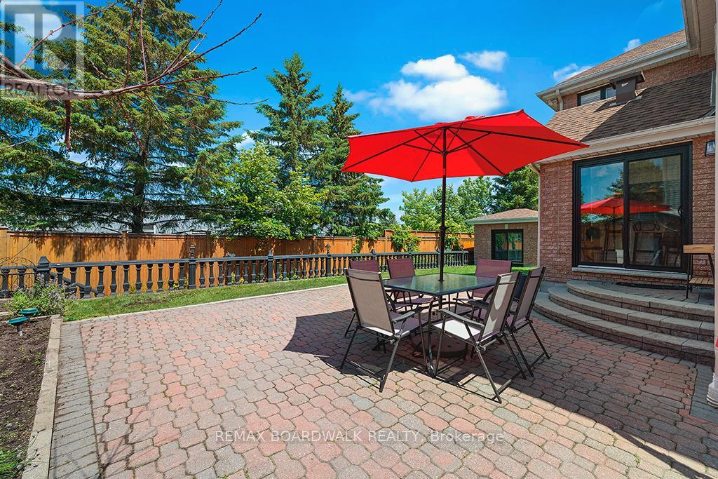 Large fully fenced yard is great for entertaining