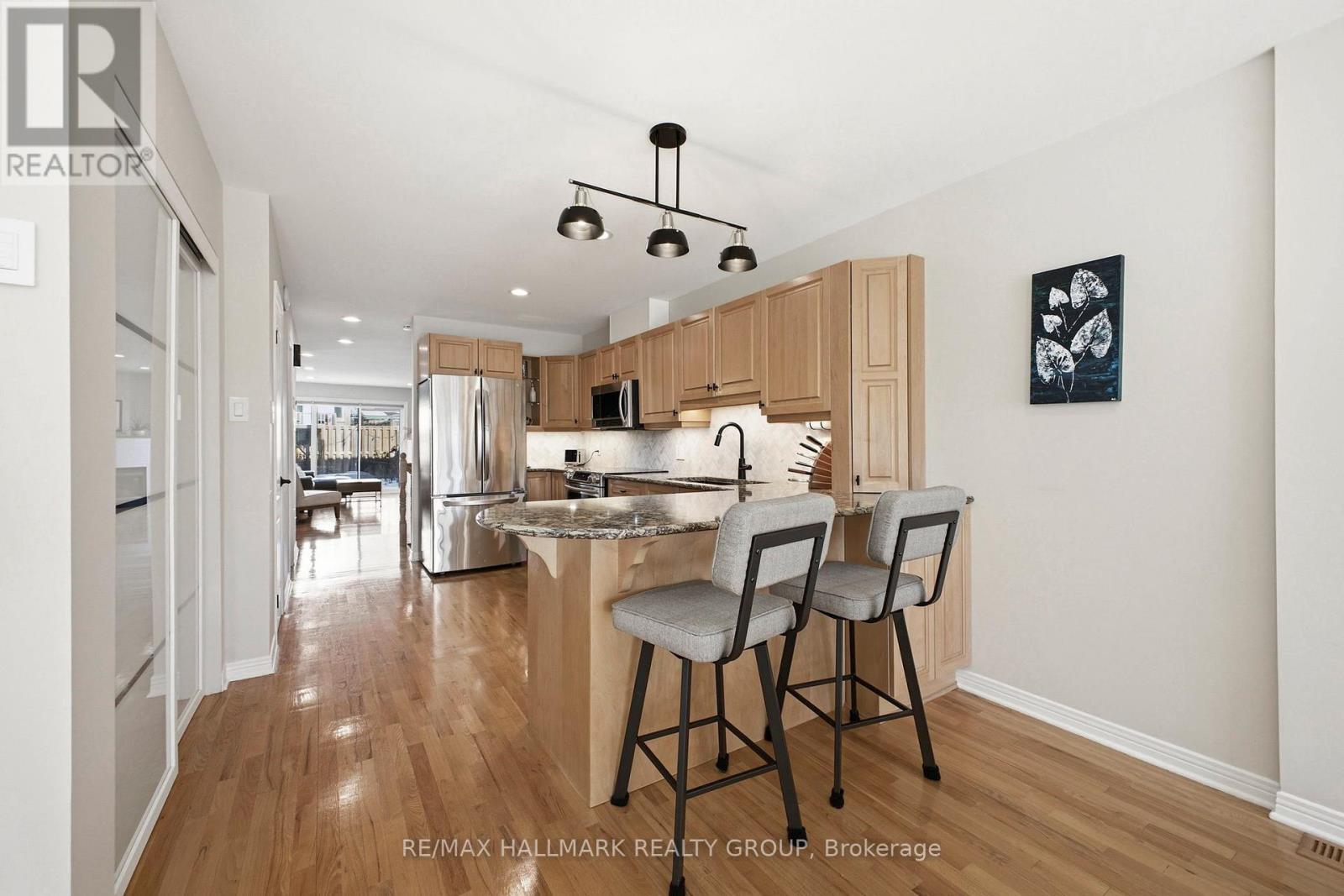 2 Bed, 3 Bath House for Sale in Ottawa – 303B JAMES STREET, Ottawa – MLS# X13462150 - Image 6