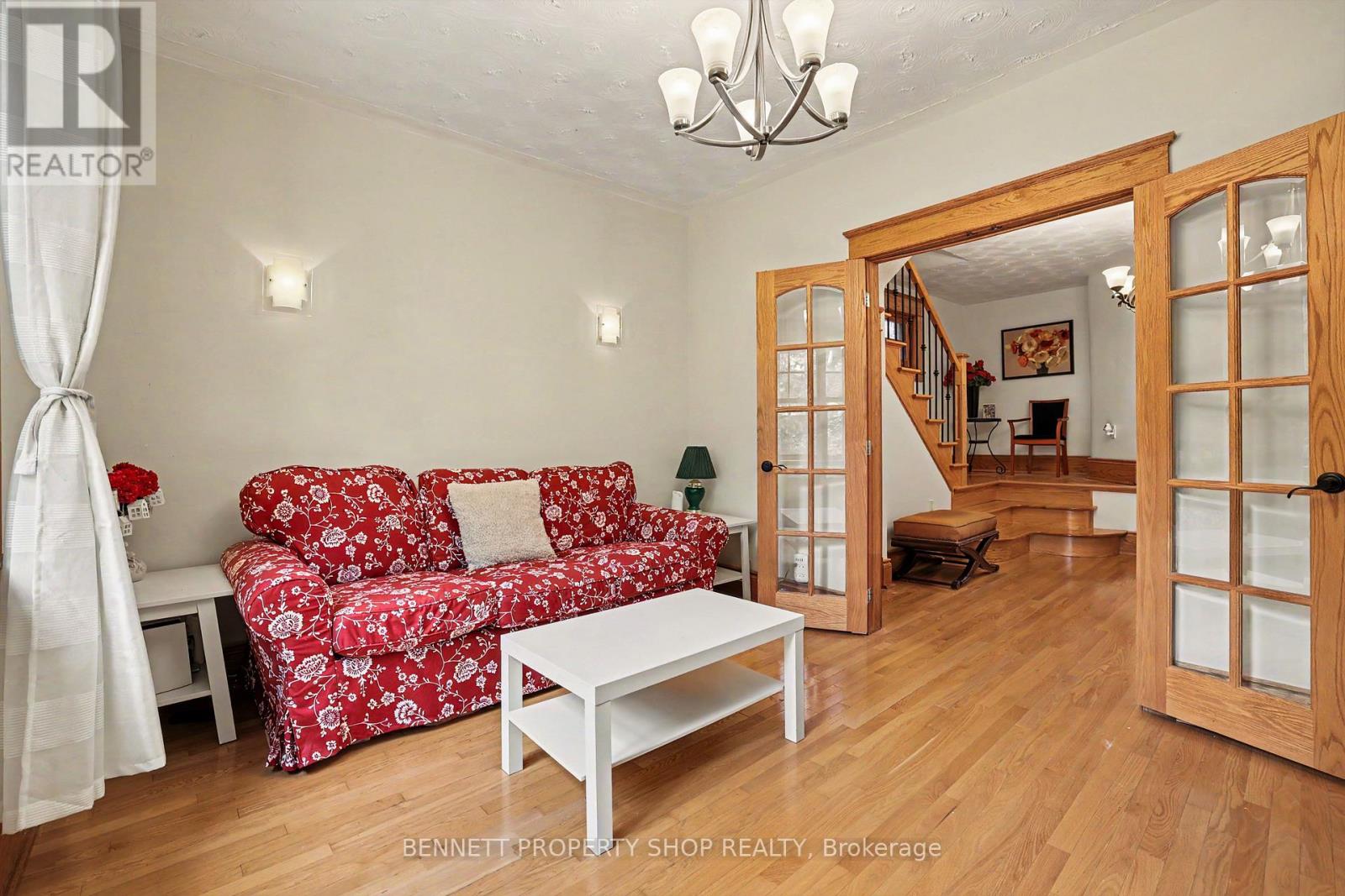 3 Bed, 2 Bath House for Sale in Ottawa – 289 CRICHTON STREET, Ottawa – MLS# X13462184 - Image 10