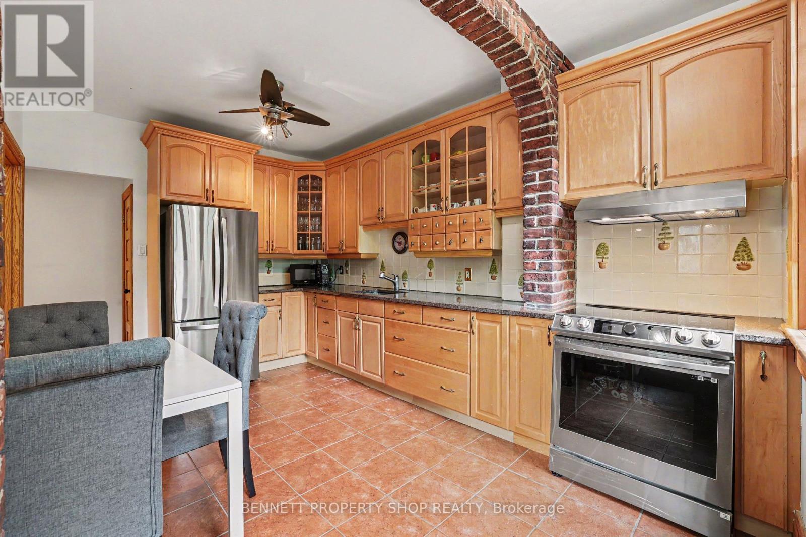 3 Bed, 2 Bath House for Sale in Ottawa – 289 CRICHTON STREET, Ottawa – MLS# X13462184 - Image 8