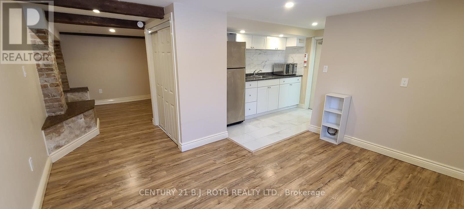 184 BORLAND STREET E - 45