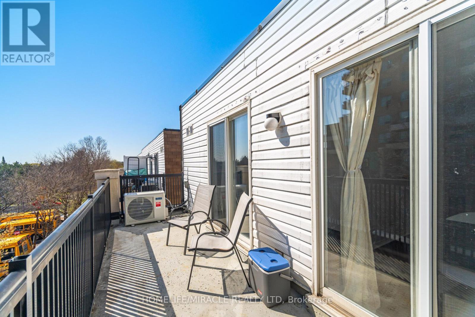 #2002 3049 FINCH AVENUE W - 19