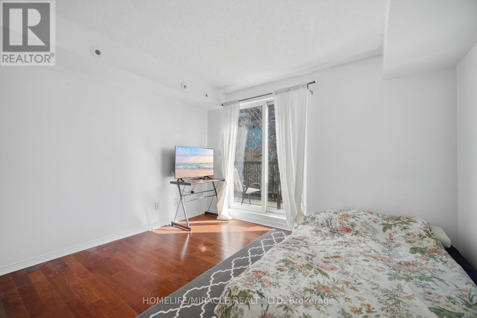 #2002 3049 FINCH AVENUE W - 15
