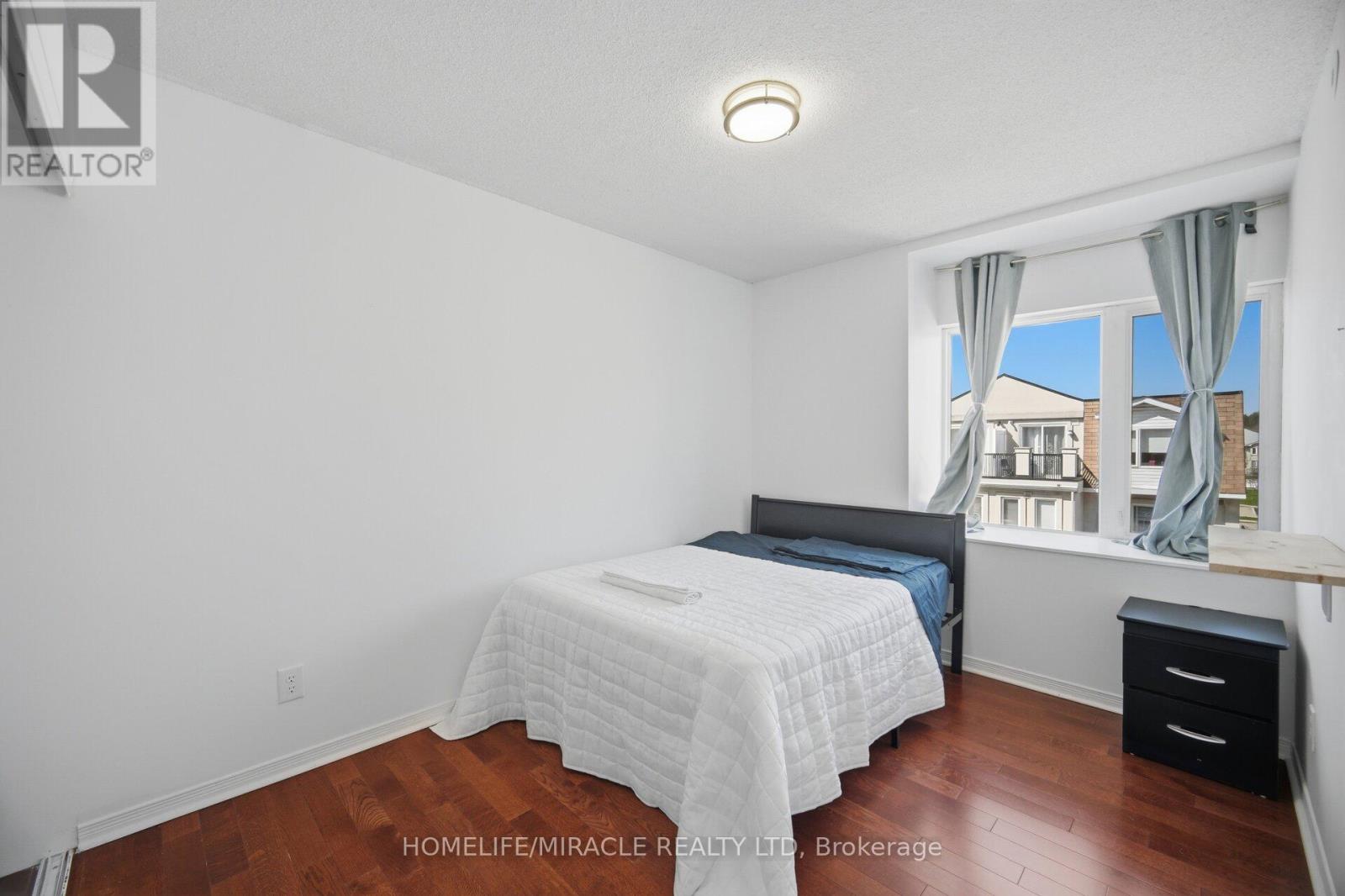 #2002 3049 FINCH AVENUE W - 23