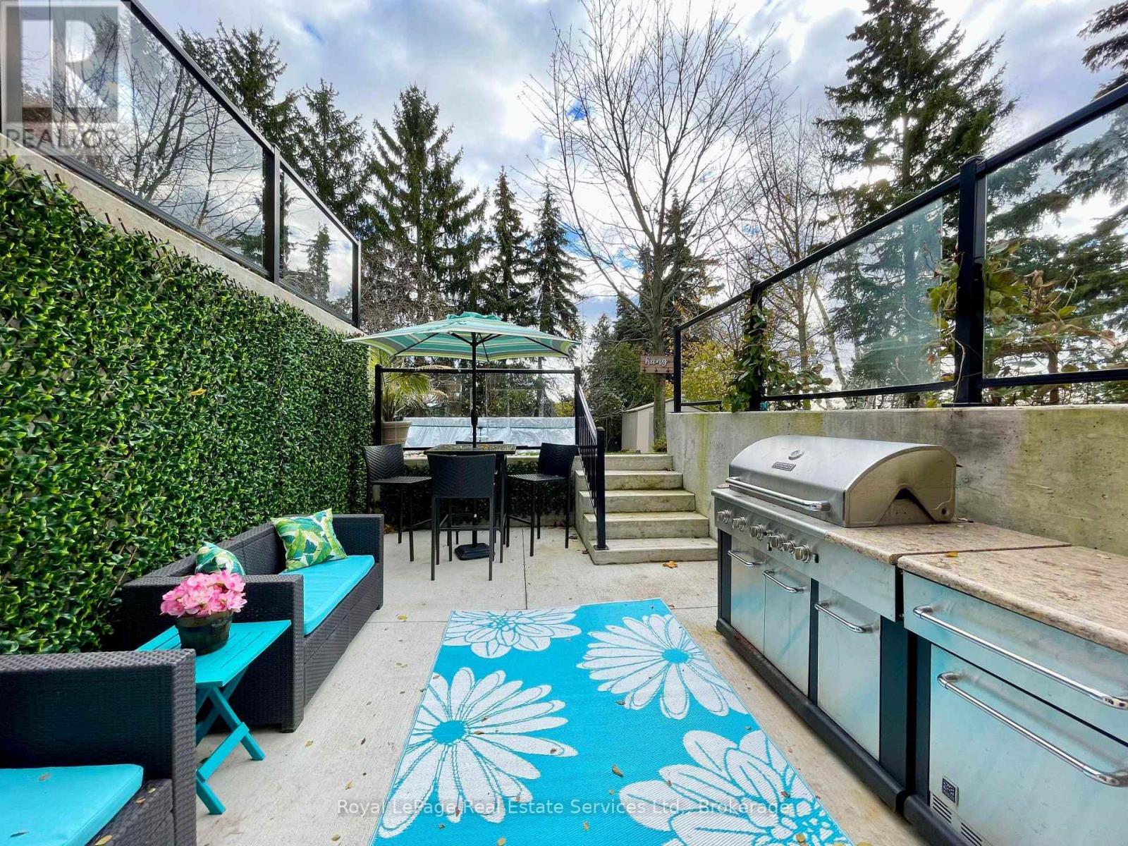 184 DUNDAS STREET E - 32