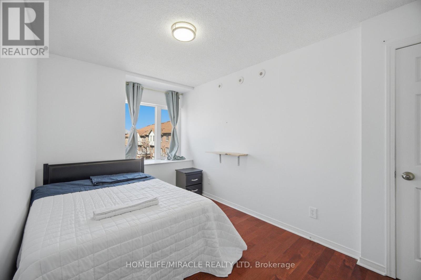 #2002 3049 FINCH AVENUE W - 24