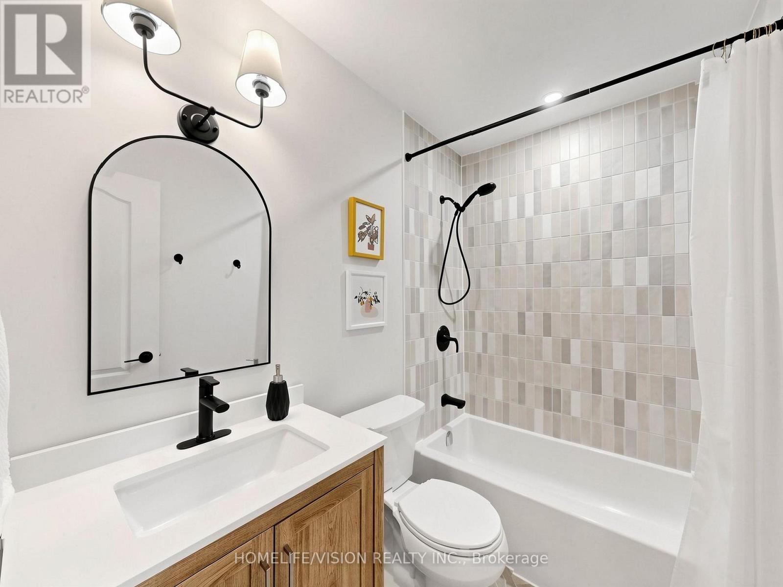 #TH2 175 GRAND AVENUE - 32