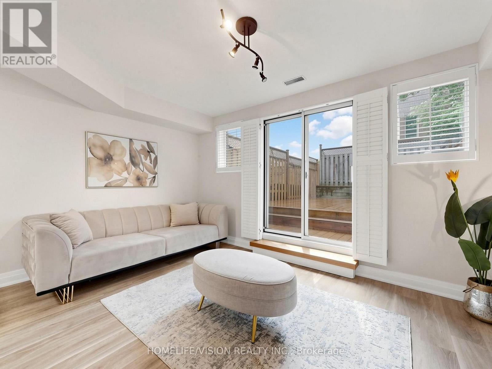 #TH2 175 GRAND AVENUE - 41