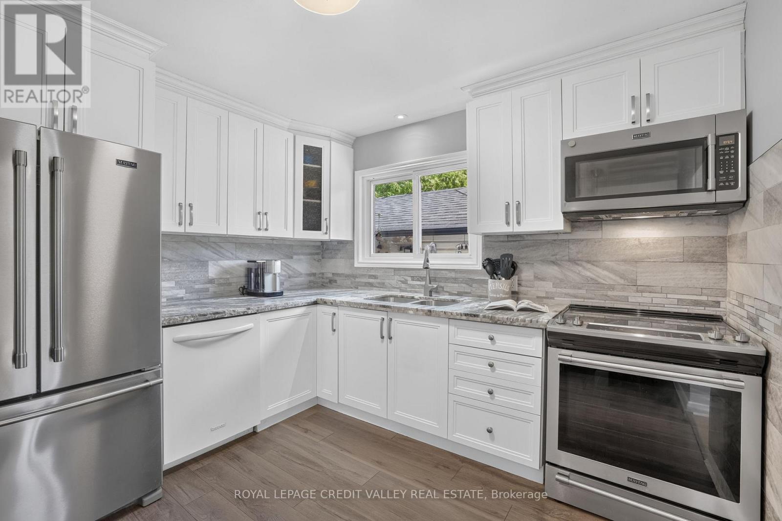 80 CORNWALL ROAD - 11