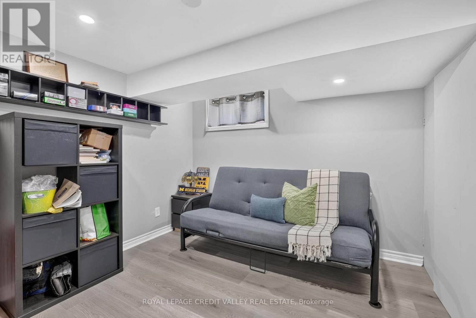 80 CORNWALL ROAD - 23