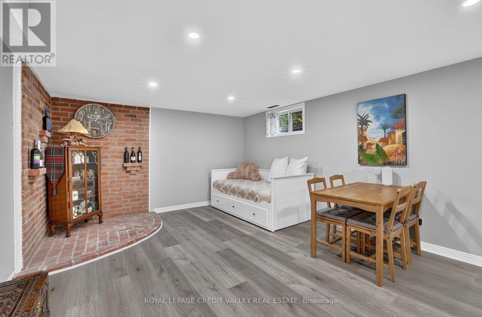80 CORNWALL ROAD - 27