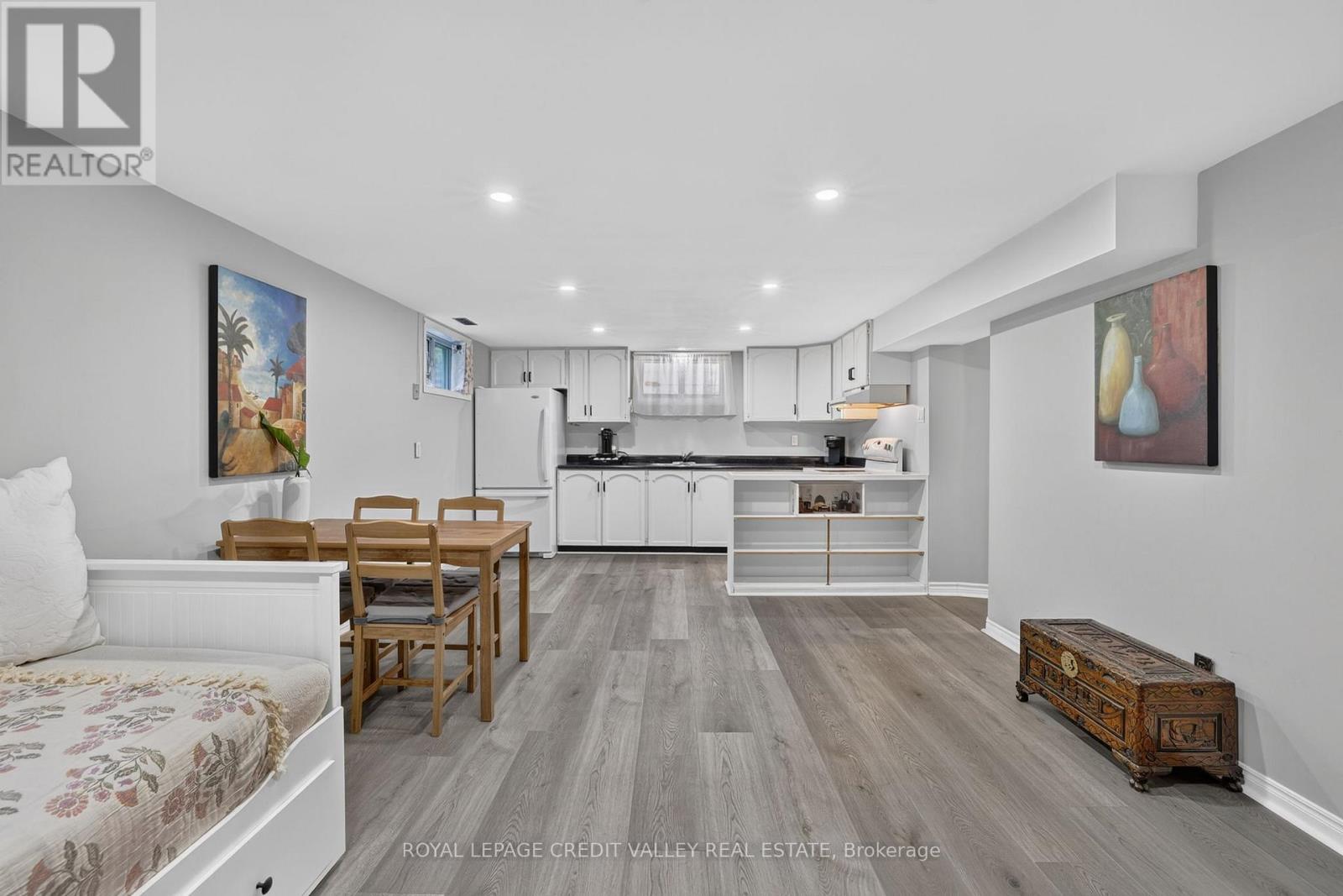80 CORNWALL ROAD - 28