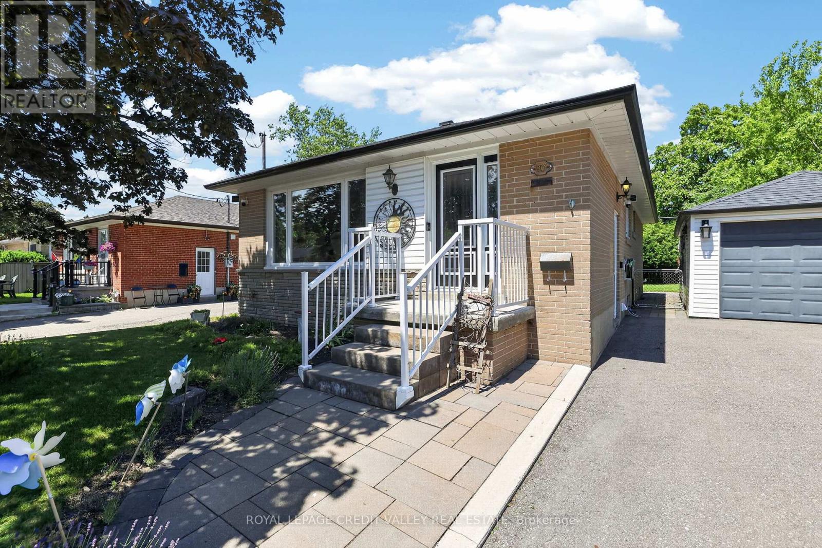 80 CORNWALL ROAD - 3