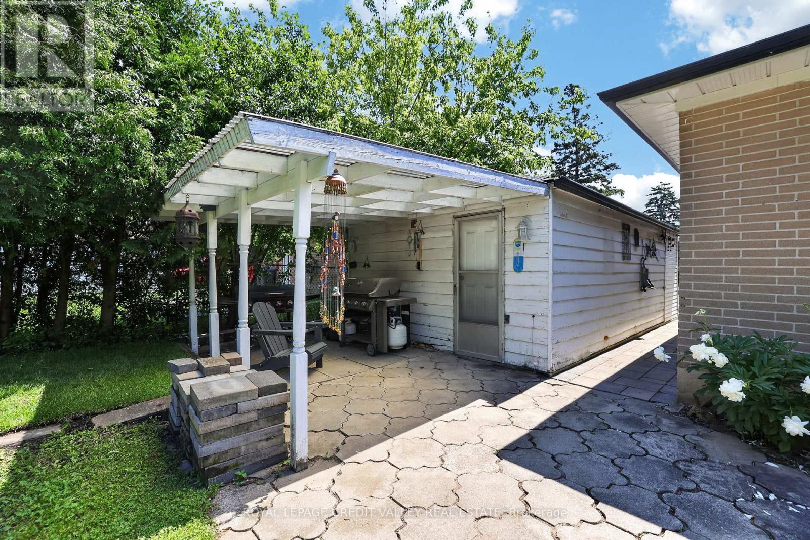 80 CORNWALL ROAD - 32