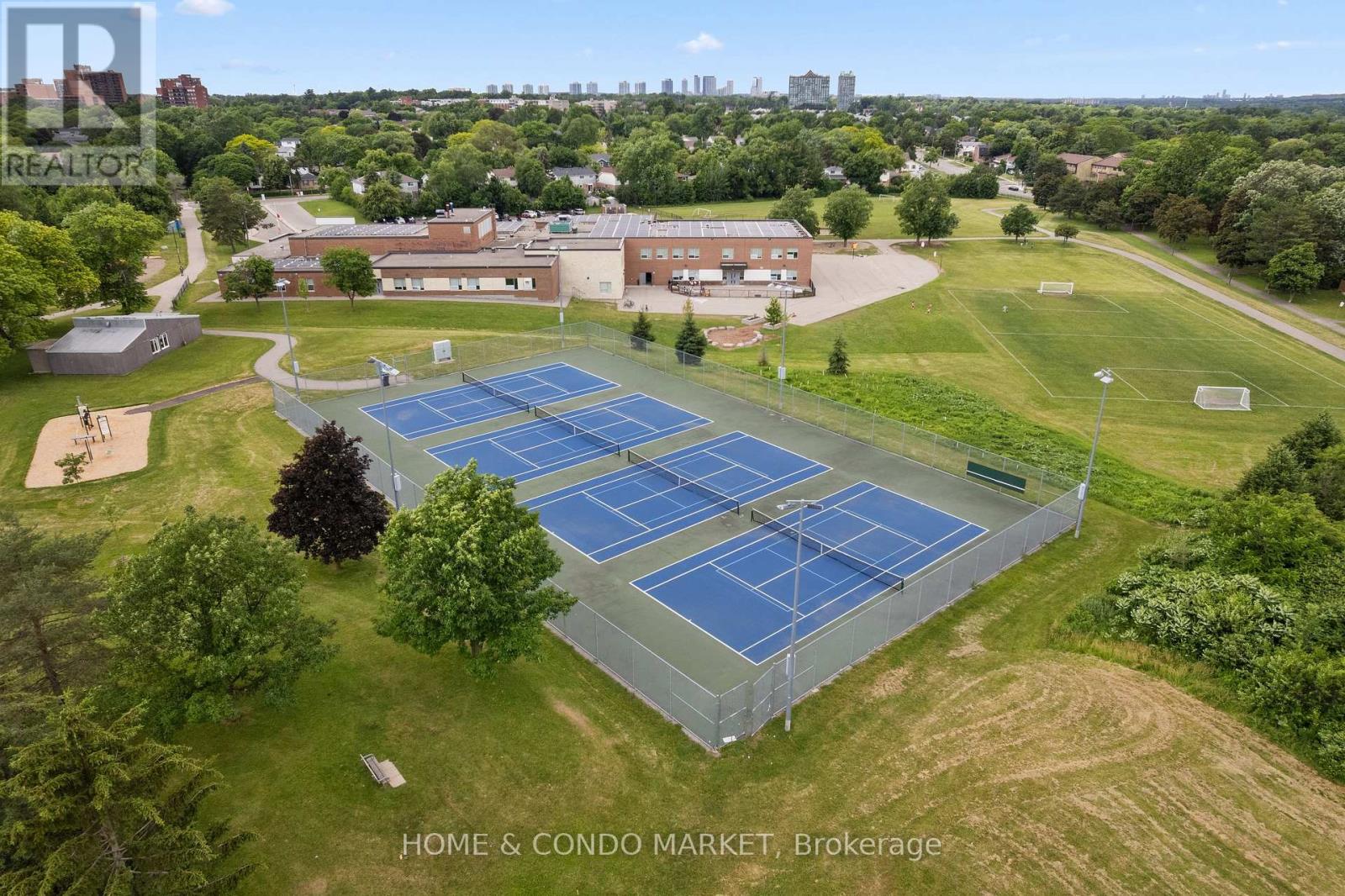 #130 3170 ERIN MILLS PARKWAY - 32
