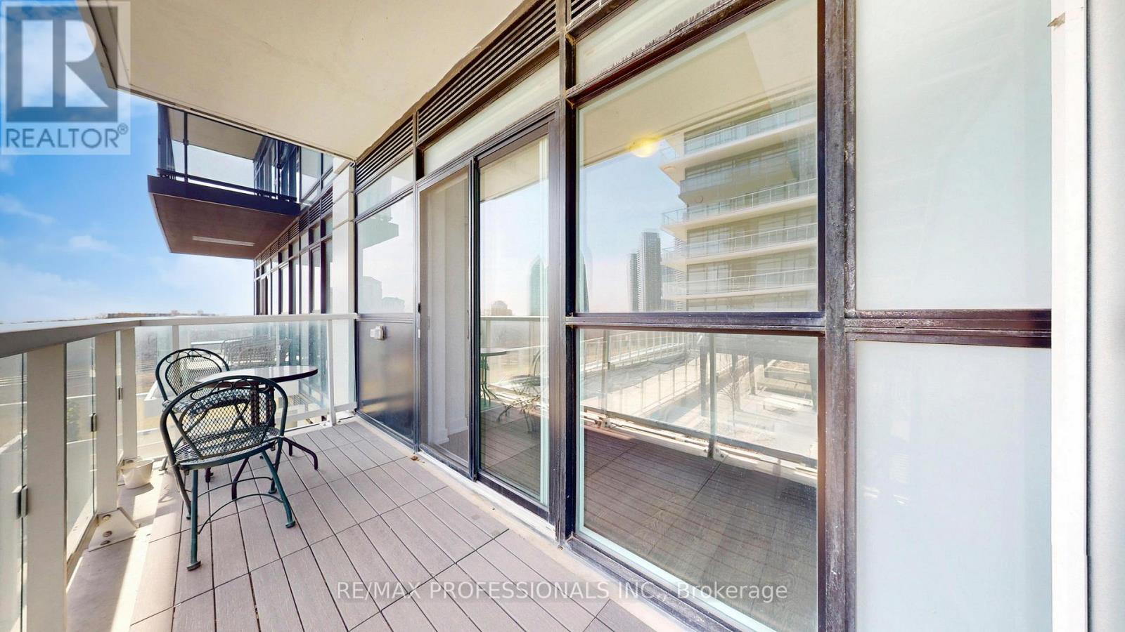 #504 251 MANITOBA STREET - 9