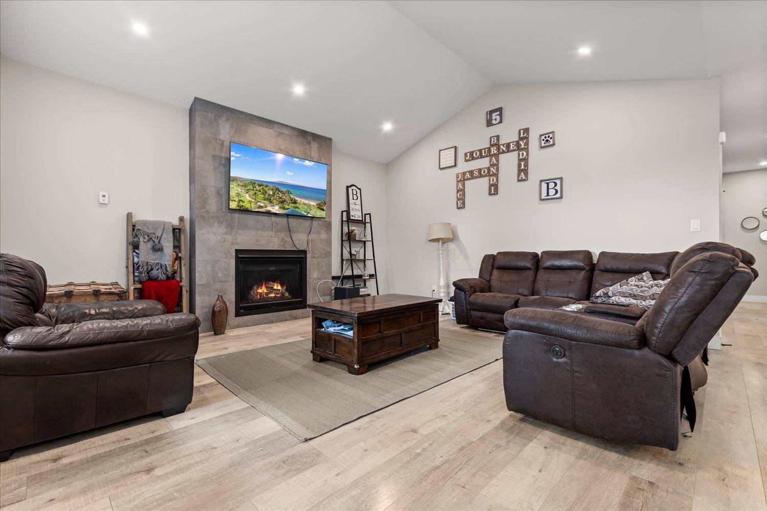 46302 RIVERSIDE DRIVE, Chilliwack Proper East, Chilliwack
