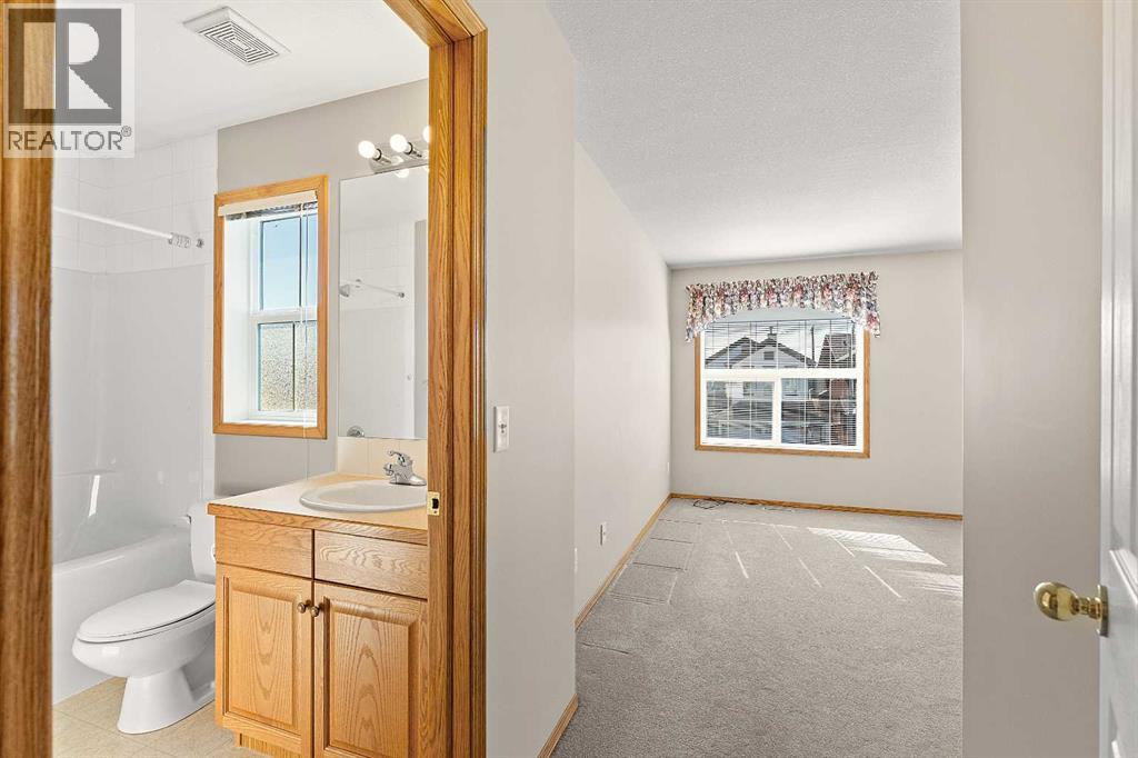 126 Saddleridge Close NE — photo 32