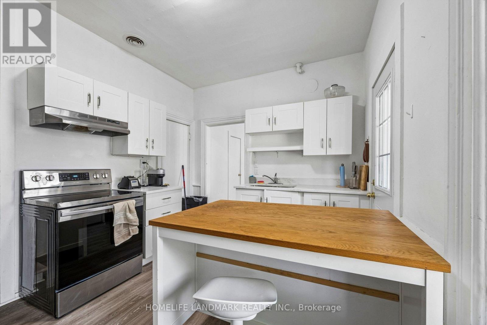 737 WATER STREET - 10