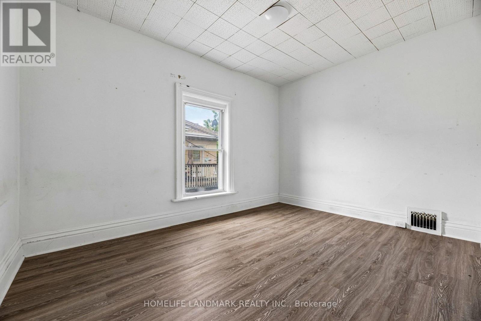 737 WATER STREET - 16