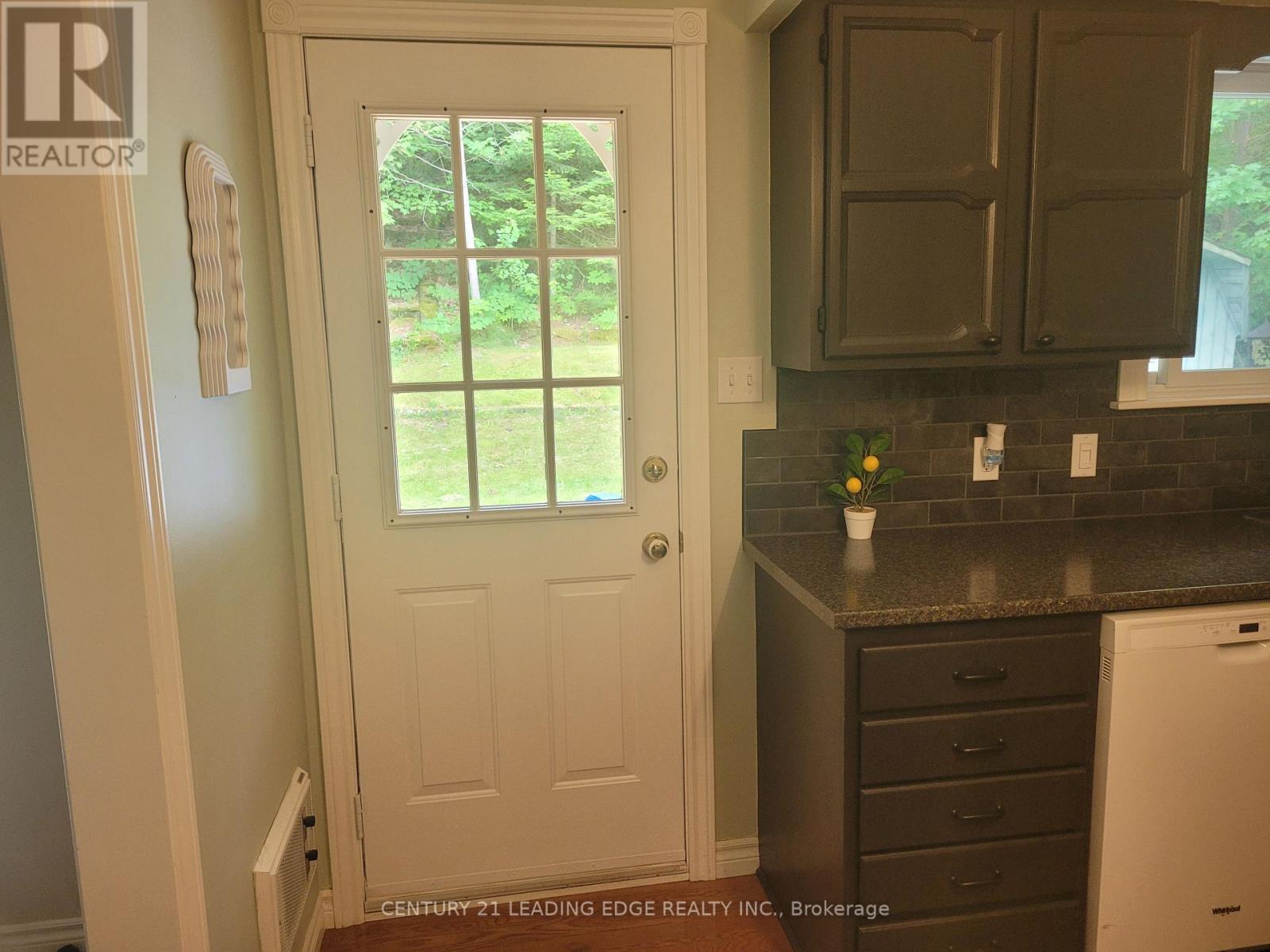 19 FOREST HILL ROAD - 10