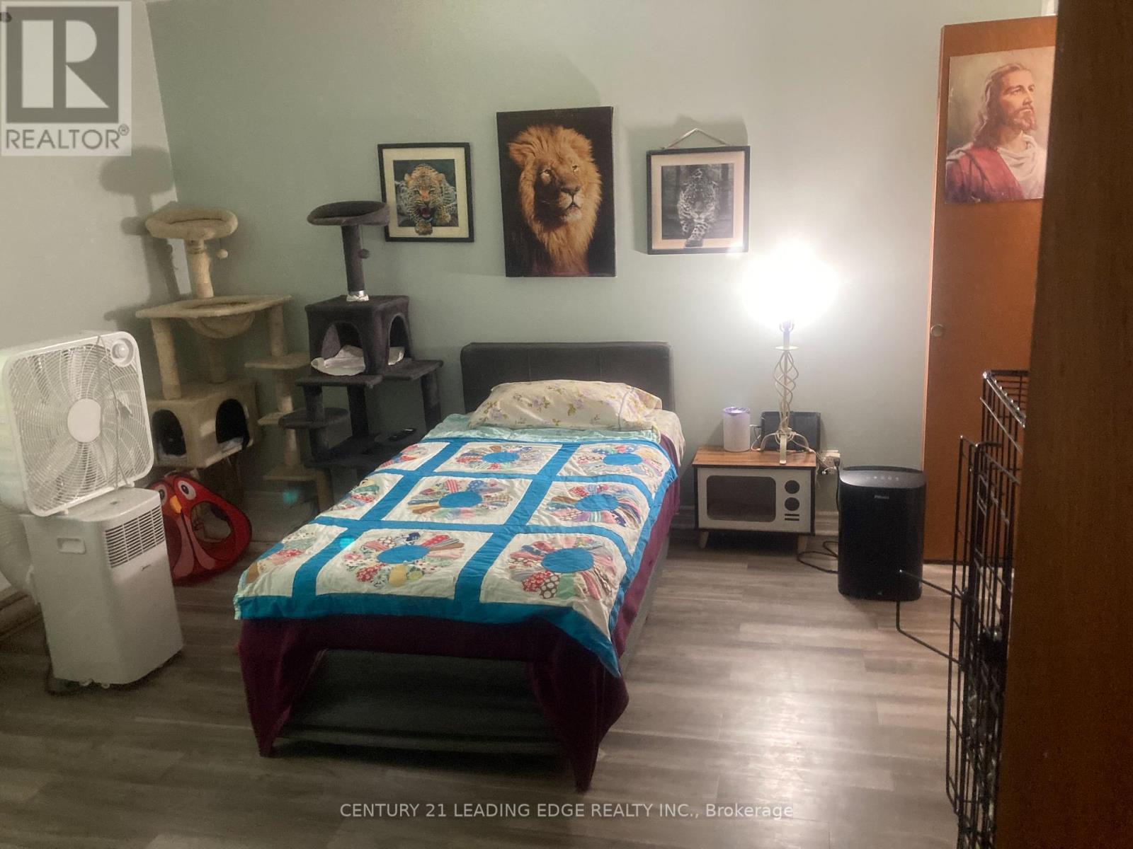 19 FOREST HILL ROAD - 19