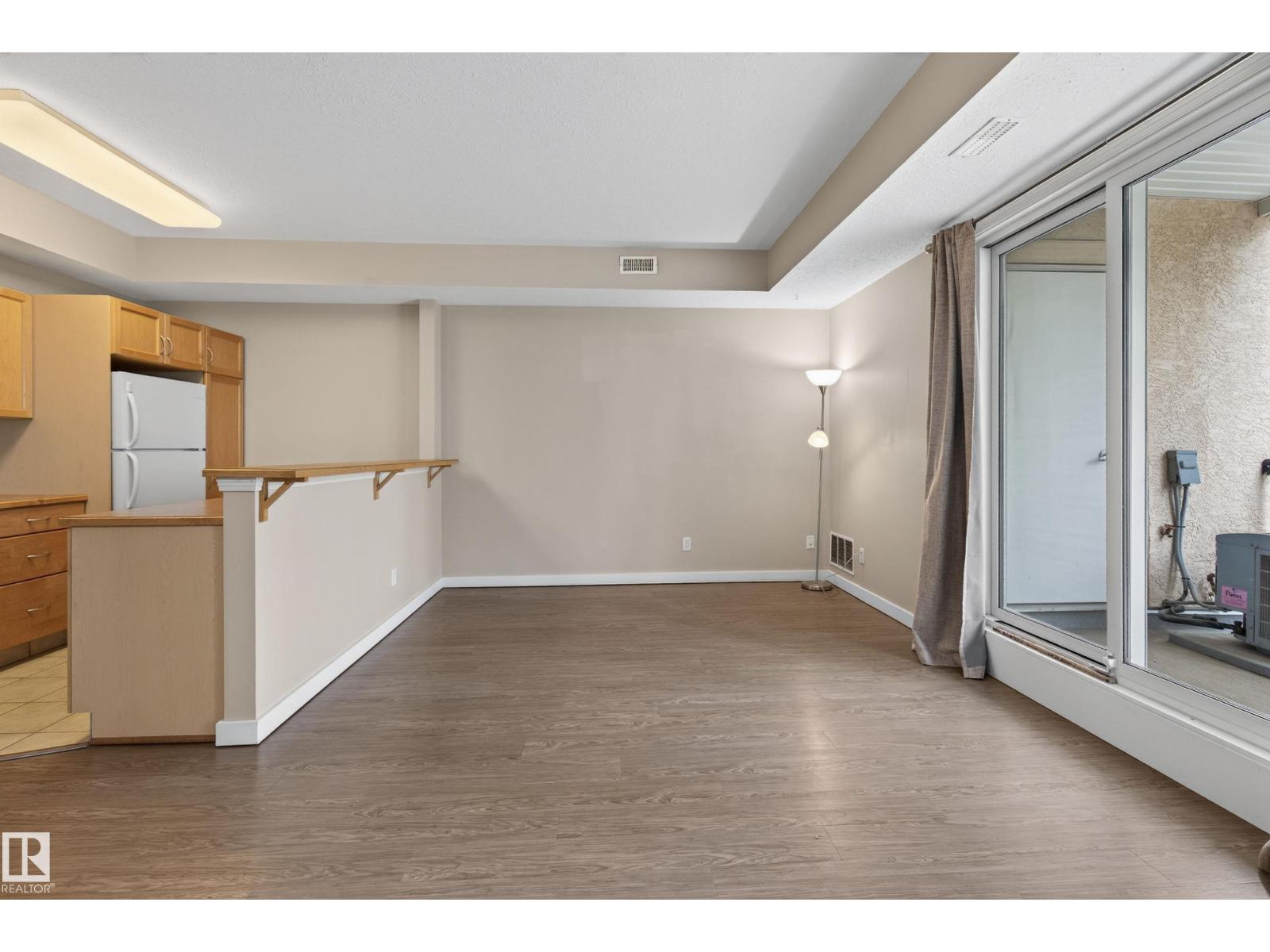 #109 9828 112 ST NW - 16