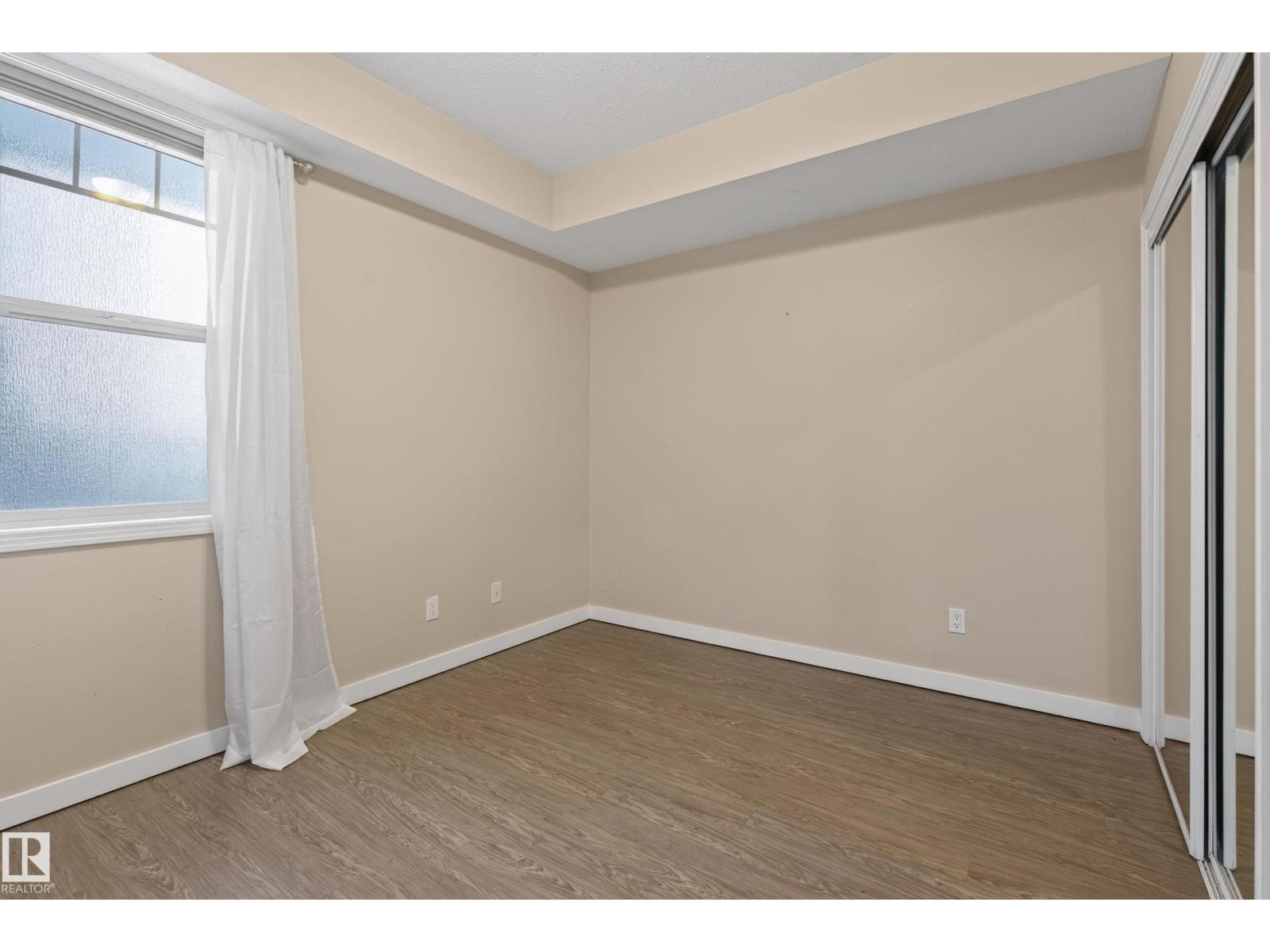 #109 9828 112 ST NW - 22
