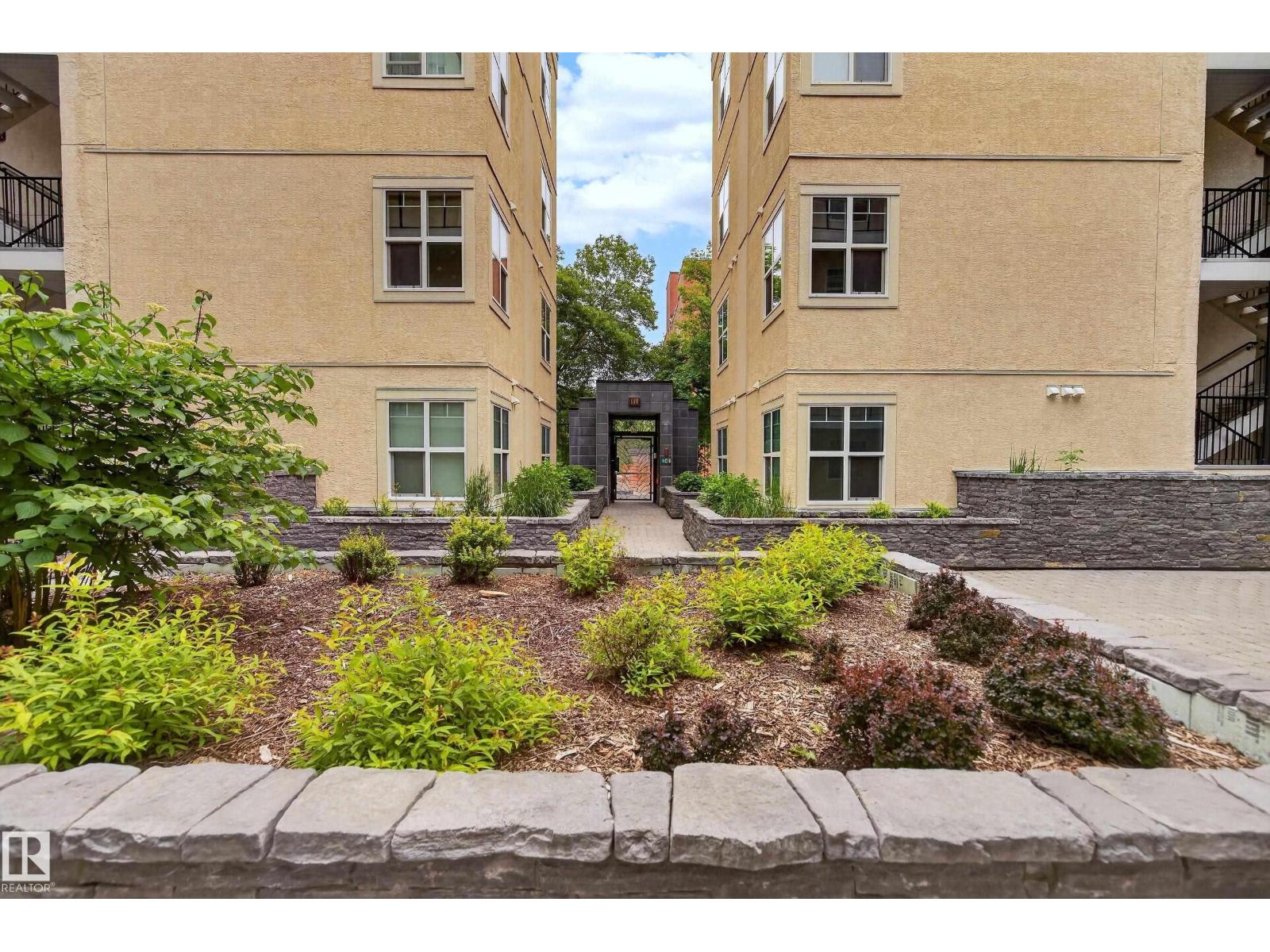#109 9828 112 ST NW - 4