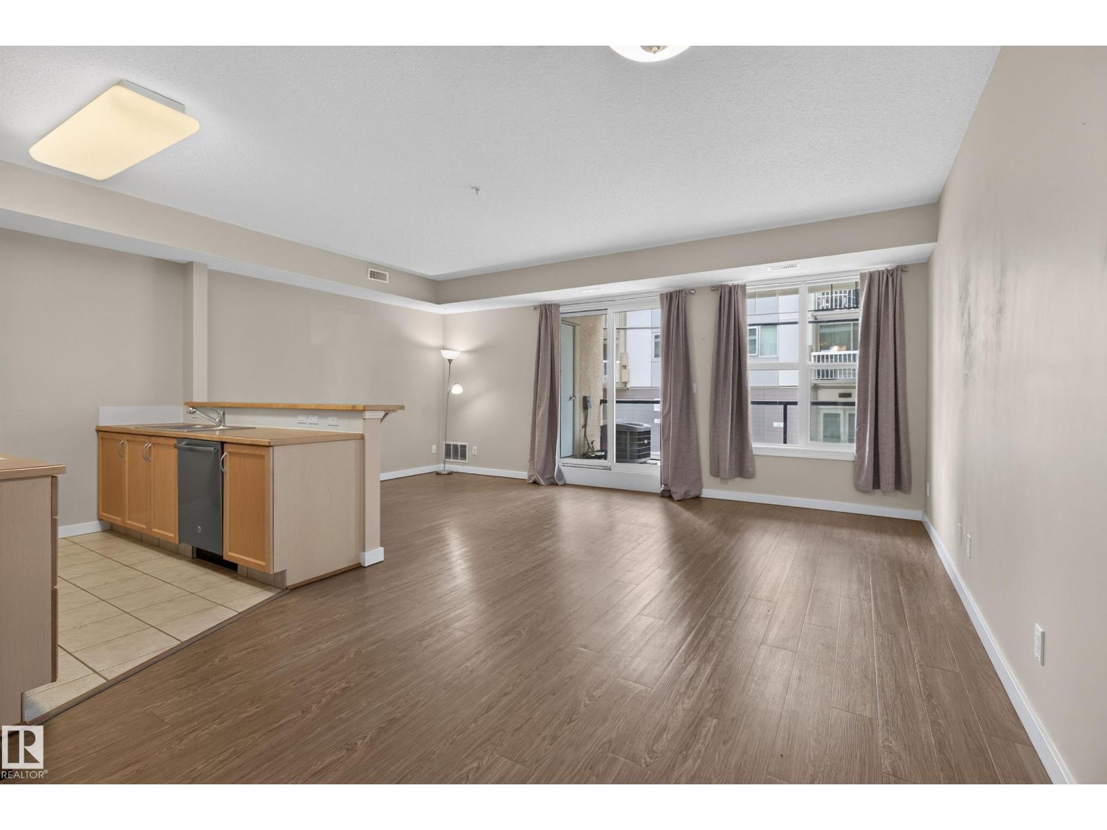 #109 9828 112 ST NW - 17