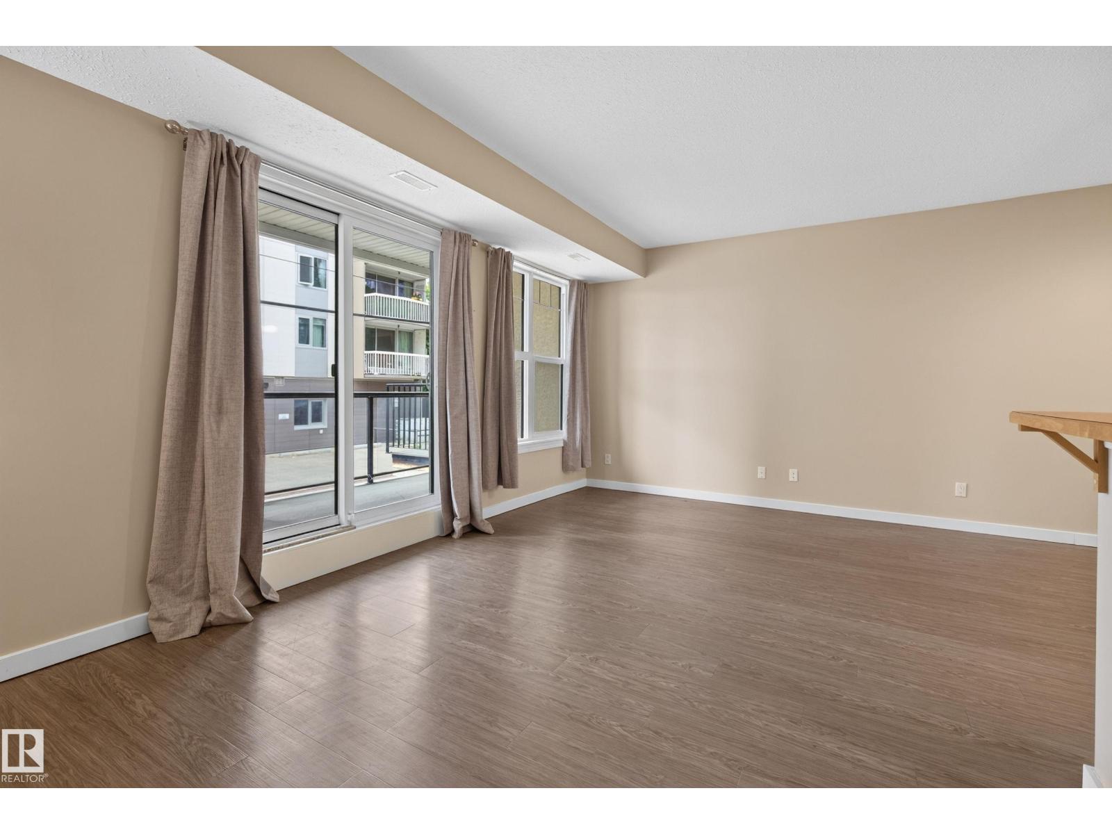 #109 9828 112 ST NW - 18