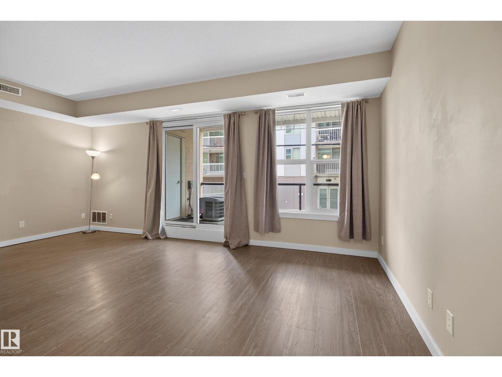 #109 9828 112 ST NW - 19