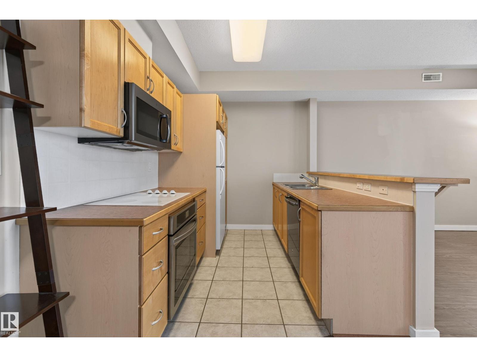 #109 9828 112 ST NW - 9