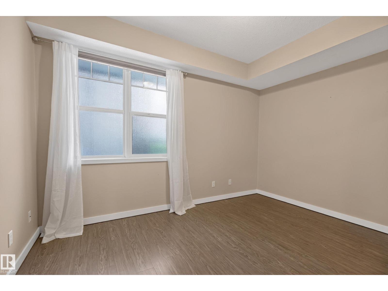 #109 9828 112 ST NW - 23