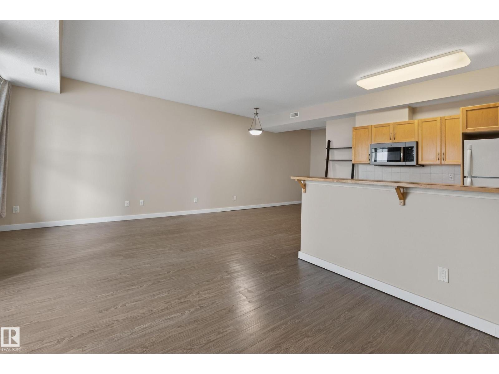 #109 9828 112 ST NW - 14