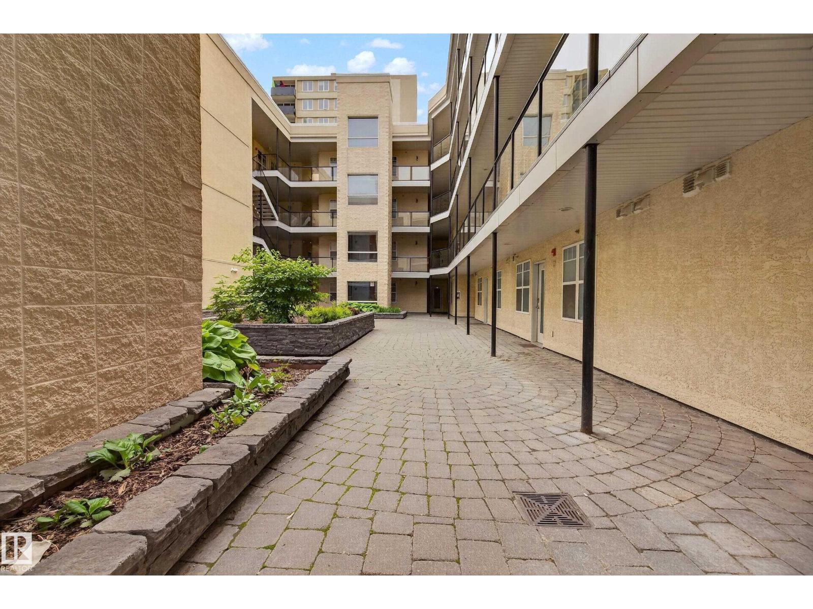 #109 9828 112 ST NW - 29