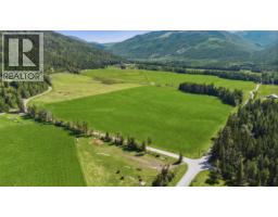 33 Lang Road, Cherryville, BC V0E2G3 Photo 21
