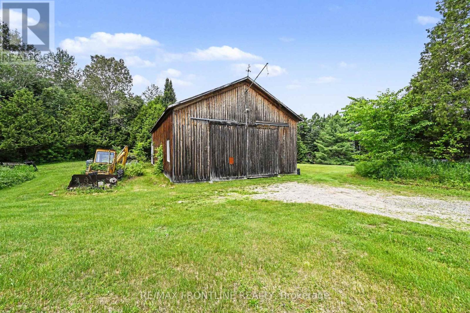 954 SHERIDAN RAPIDS ROAD - 28