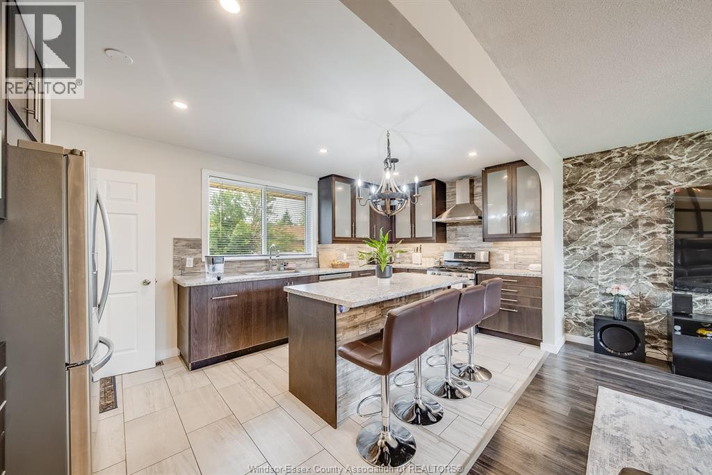 5210 QUEEN ELIZABETH DRIVE - 10
