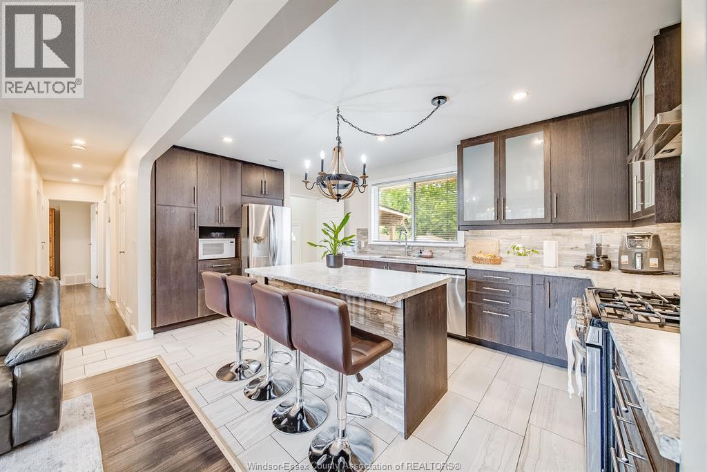5210 QUEEN ELIZABETH DRIVE - 11