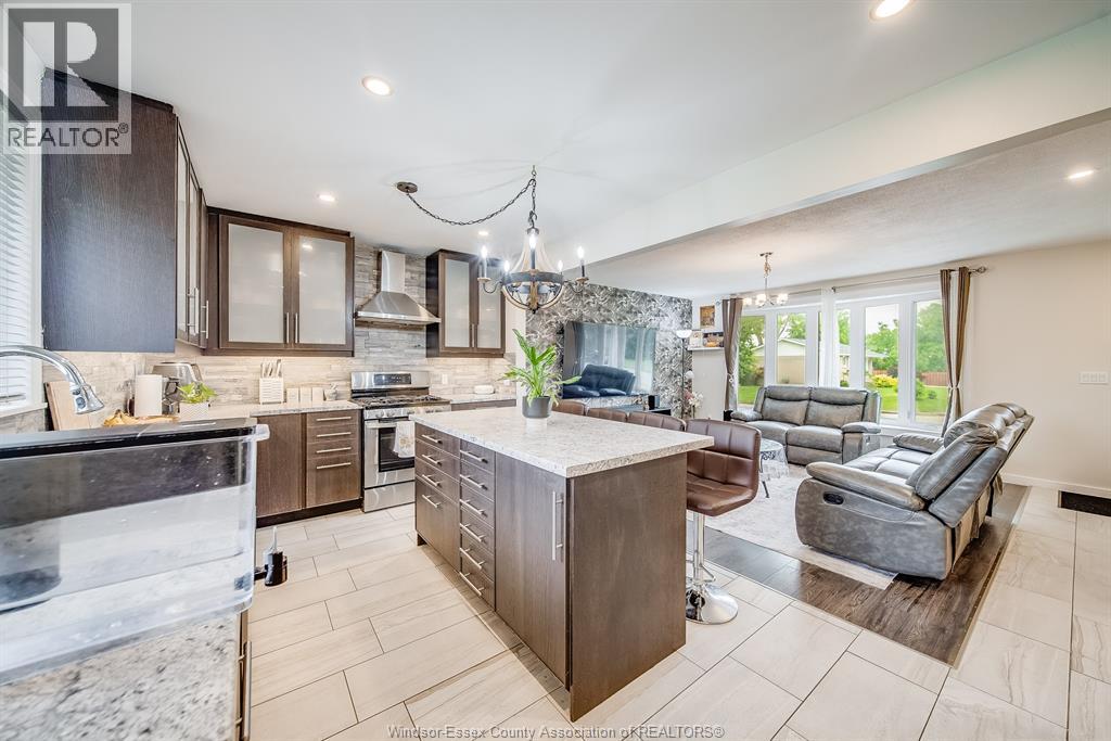 5210 QUEEN ELIZABETH DRIVE - 12