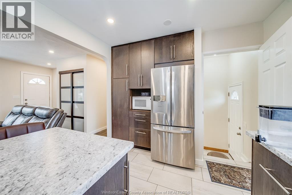 5210 QUEEN ELIZABETH DRIVE - 14