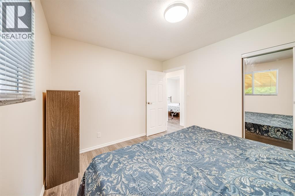 5210 QUEEN ELIZABETH DRIVE - 18