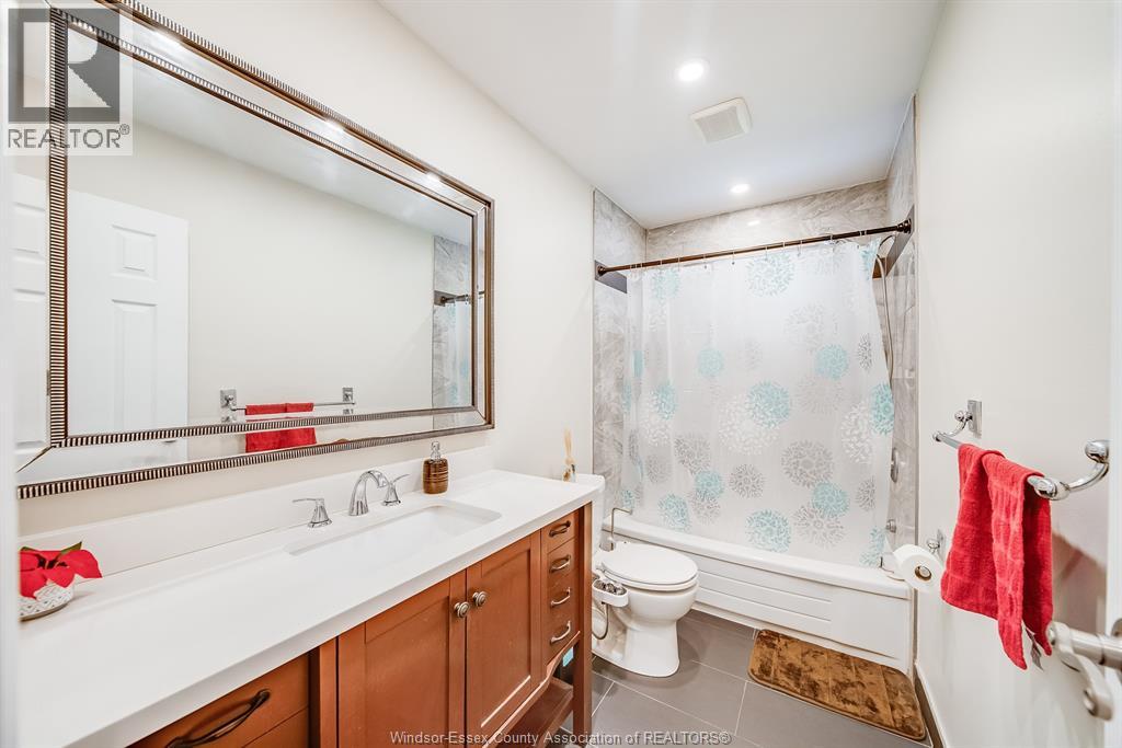 5210 QUEEN ELIZABETH DRIVE - 19