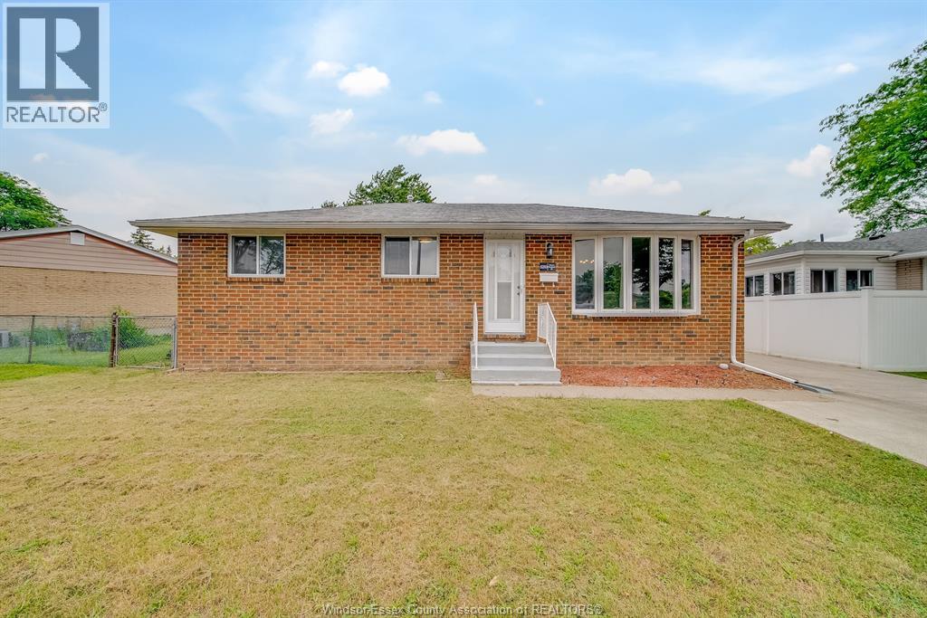 5210 QUEEN ELIZABETH DRIVE - 2