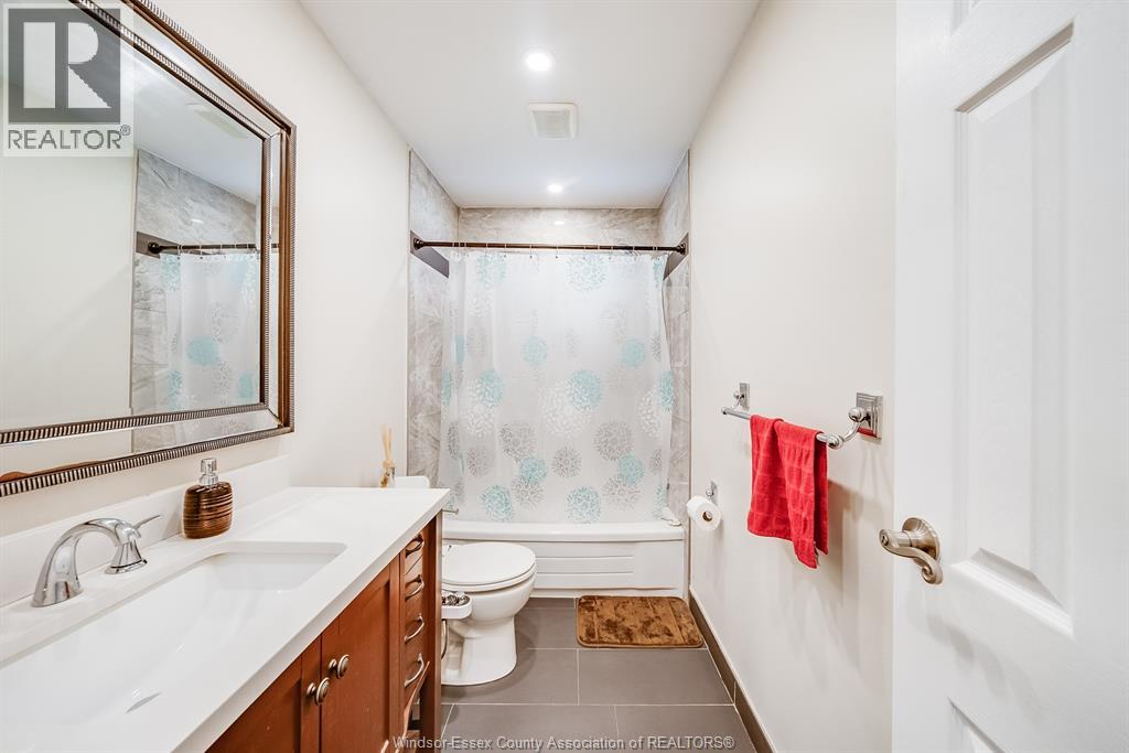5210 QUEEN ELIZABETH DRIVE - 20