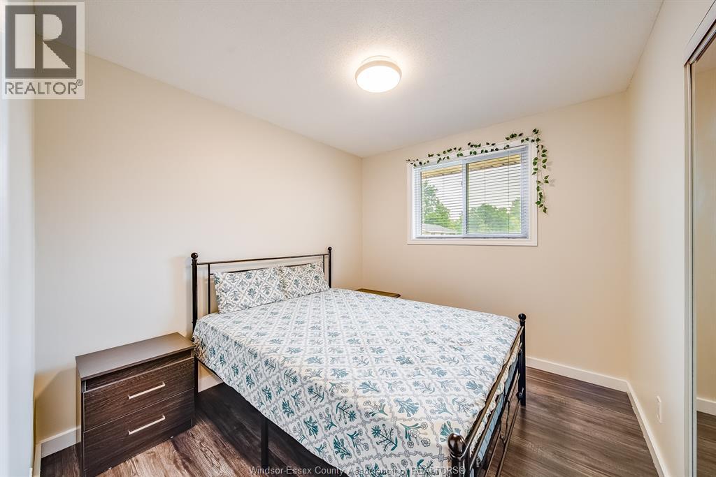 5210 QUEEN ELIZABETH DRIVE - 21